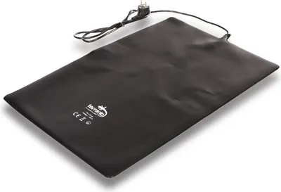 A black heating mat with a power cord and plug is shown on a white background.