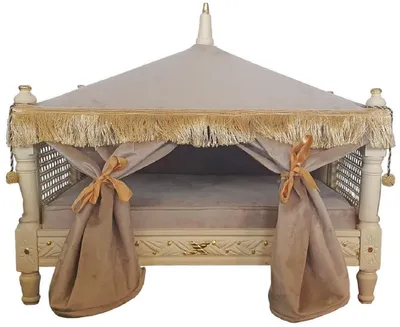 Produktbild von Casa Padrino Barock Hundebett Grau / Creme / Gold - Handgefertigtes Antik Stil Hundebett - Prunkvolle Hunde Möbel im Barockstil - Antik Stil Tiermöbel - Barock Tiermöbel