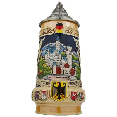 Produktbild von Bierkrug mit Deckel 0,7L – Traditioneller Steinkrug mit Deutschland-Motiv - Neuschwanstein auf der Vorderseite - Geschenkidee für Männer
