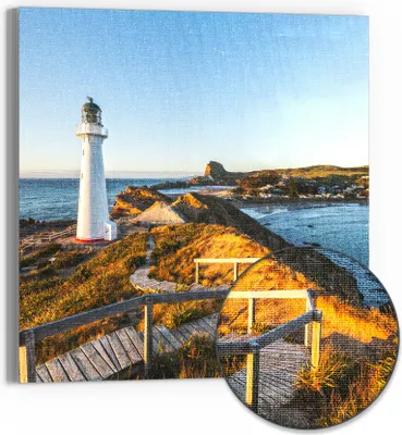 Produktbild von DEQORI Hybrid Leinwand Bild 30x30 cm 'Leuchtturm Idylle' Wandbild Glas flach modern