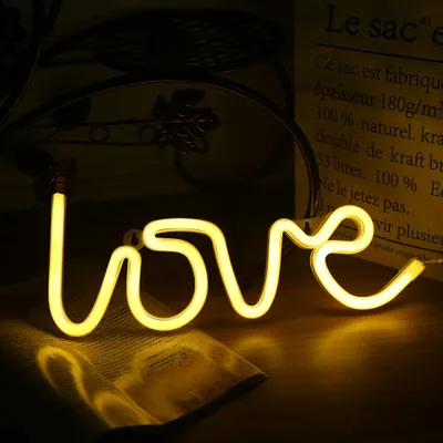 Zdjęcie produktu dla Neonowy napis LED „LOVE” w kolorze żółtym, 35 x 13 cm – dekoracja ścienna do salonu i na imprezy – ciepła dekoracja zasilana przez USB