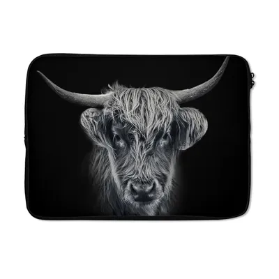 Produktbild von MuchoWow® Laptop Hülle 13 Zoll Schottischer Highlander - Schwarz - Kuh - Tiere Laptoptasche - Laptophülle - Sleeve - Rundumschutz