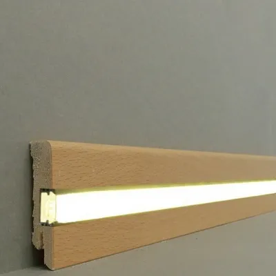 Produktbild von Licht - Fußleisten / Licht - Sockelleisten "Lübeck"(Echtholzfurnier - 16.61.2L) - Buche lackiert