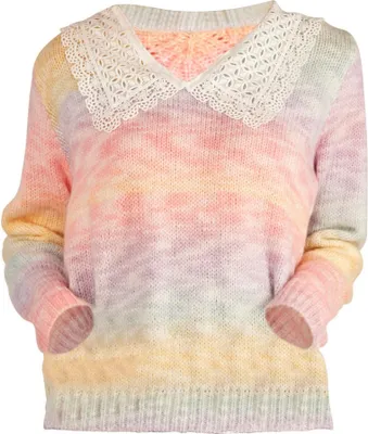 Produktbild von Pullover mit Spitzenkragen in zarten Regenbogen-Pastellfarben und sanftem Farbverlauf