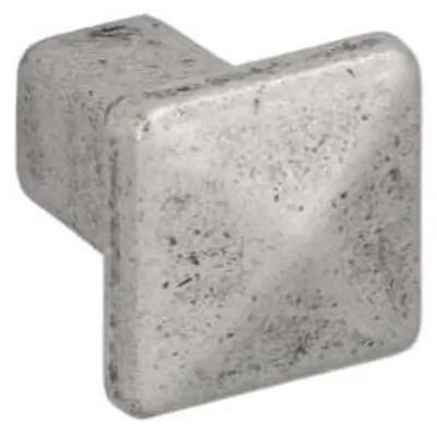 Obrázek produktu pro Kovová úchytka na nábytek, materiál zamak, průměr 18 mm x 22 mm, povrchová úprava: staré stříbro, lesklá. Sada 25 kusů