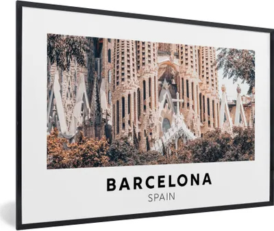 Produktbild von MuchoWow® Gerahmtes Poster Spanien - Barcelona - Architektur 90x60 cm - Poster mit Schwarzem Bilderrahmen Wandposter Rahmen Foto Bilder - Fotorahmen - Foto-Plakat