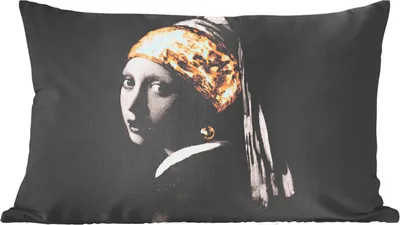 Produktbild von MuchoWow® Zierkissen Sofakissen Wohnzimmer Dekokissen 60x40 cm Mädchen mit Perlenohrring - Vermeer - Gold - Schwarz - Weiß - Kopfkissen - Polster mit Foto