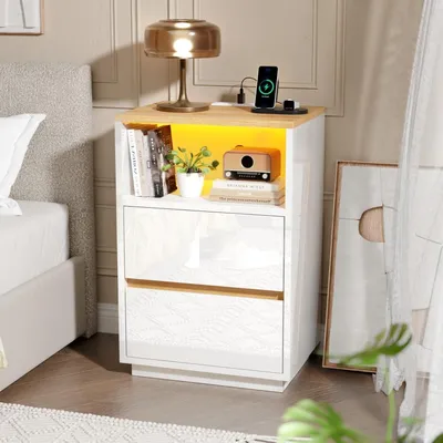 Immagine prodotto di Tavolino da notte con illuminazione a LED e presa di corrente, colore bianco