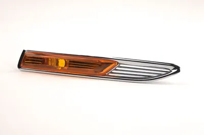 Obrázok produktu pre Johns, Bočné smerovky vhodné pre Ford Mondeo 07 03/2007-11/10 1x pravé halogénové svetlo