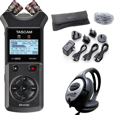Zdjęcie produktu dla Rejestrator dźwięku Tascam DR-07XP z DR11GMK i słuchawkami