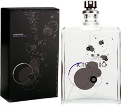 A perfume bottle and its box are displayed side-by-side against a white background.