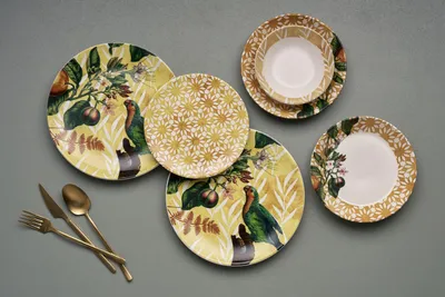 Obrázok produktu pre Hermia Concept, kvalitná 24-dielna sada riadu, 100 % keramika, žltá | 6 servírovacích tanierov (25 x 25 x 2,5 cm), 6 tanierov (21 x 21 x 3,5 cm), 6 misiek (14 x 14 x 4,5 cm), 6 dezertných tanierov (19 x 19 x 2 cm) | Vhodné do umývačky riadu a mikrovlnnej rúry.