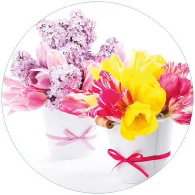 Produktbild von Wallario Premium Glasbild, freischwebende Optik, kräftige Farben, rund 50cm Durchmesser, Motiv Zwei Blumen-Bouquets aus gelben und roten Tulpen und Flieder