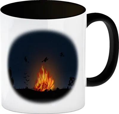 Produktbild von Kaffeetasse mit gruseligem Hexenfeuer Motiv und Spruch - Happy Halloween
