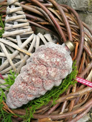 Produktbild von Christbaumkugel Zapfen Mikana 13 cm, dunkelbraun