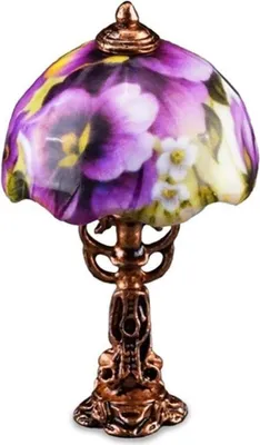 Zdjęcie produktu dla Miniaturowa lampka w stylu Tiffany z motywem bratków i porcelanowym kloszem