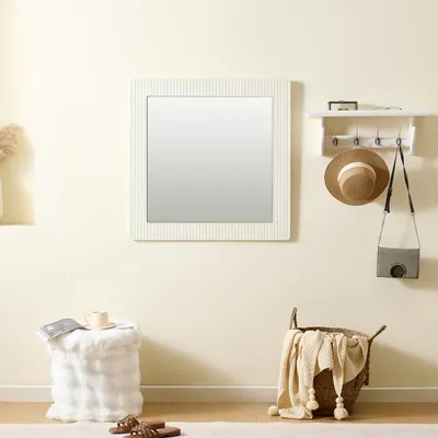 Produktbild von Merax moderner quadratischer Wandspiegel 80x80 cm, weißer Holzrahmen, vertikales Streifenmuster, klarer Spiegel, ideal für Flur, Schlafzimmer