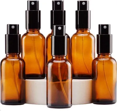 Obrázek produktu pro Jantarově zbarvená skleněná lahvička s rozprašovačem 30 ml - jemná mlha ve spreji - 6 kusů