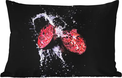 Produktbild von MuchoWow® Outdoor Kissen - Granatapfel - Frucht - Wasser - Schwarz - Violett - 50x30 cm - Wetterfest - Lounge Kissen - Sofa kissen - Wohnzimmer Dekoration
