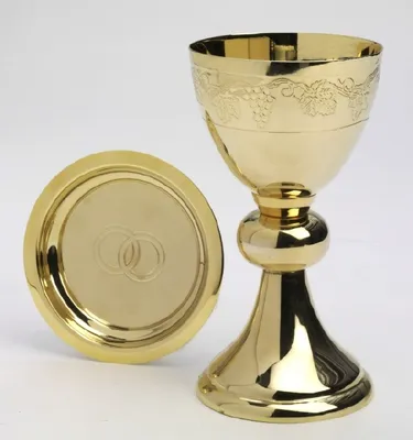 Image de Calice avec patène laiton doré (hauteur 19 cm)