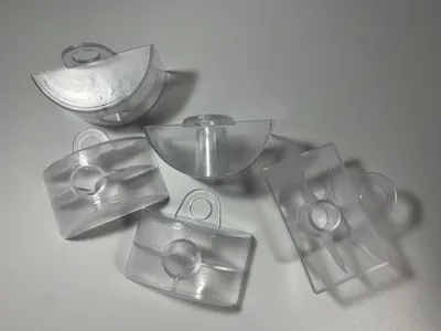Produktbild von Sinus Abstandhalter Kunststoff mit Schraublasche für Trapezprofil 76/18 100 Stück