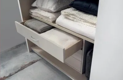 Produktbild von Luxus Kleiderschrank Design Kleiderschränke Holz Schränke Spiegel Einrichtung