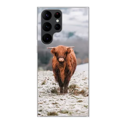 Produktbild von MuchoWow® Handyhülle Schutzhülle Hülle für Samsung Galaxy S22 Ultra Schottischer Highlander - Schnee - Berg Silikon Softcase Handy Hülle - Abbildung