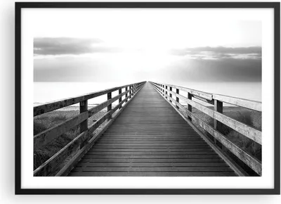 Produktbild von Gerahmtes Poster - Schwarzer Rahmen - Pier Perspektive Schwarzweiß - 70x50 cm - Wand Bild - Wanddeko - Wandbilder - Kunstposter - Wandposter - Bilderrahmen - Bilder - Kunstdruck - P2BAA70x50-4424