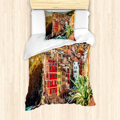 Produktbild von ABAKUHAUS Italien Mantele, Riomaggiore bei Sonnenuntergang, Milbensicher Allergiker geeignet mit Kissenbezügen, 135 cm x 200 cm - 80 x 80 cm, Mehrfarbig