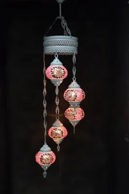 Immagine prodotto di Lampada a sospensione Roos viola, 5 sfere, mosaico turco, lampada da soffitto marocchina, attacco E14, realizzata a mano