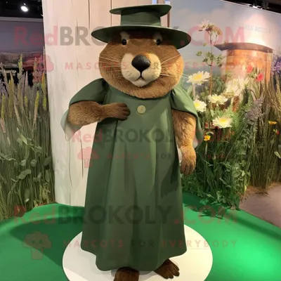 Obrázok produktu pre Kostýmová postava maskota Olive Beaver, oblečená do večerných šiat a čiapky