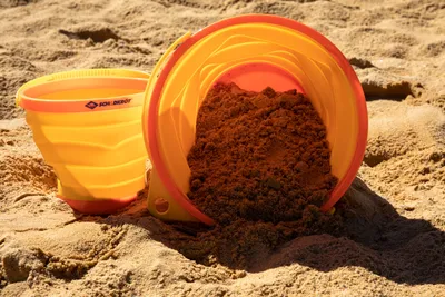 Immagine prodotto di SCHILDKRÖT 970240 Secchiello da spiaggia e da gioco SCHILDKRÖT, pieghevole, arancione
