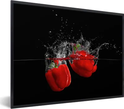 Produktbild von MuchoWow® Gerahmtes Poster Paprika - Gemüse - Stilleben - Wasser - Rot 40x30 cm - Poster mit Schwarzem Bilderrahmen Wandposter Rahmen Foto Bilder - Kunstposter - Wanddekorationen