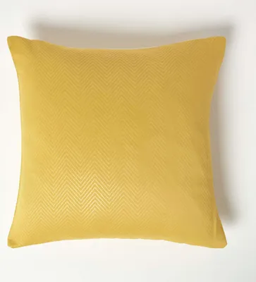 Image de HOMESCAPES Taie d'oreiller avec motif en zigzag, jaune moutarde, 45 x 45 cm