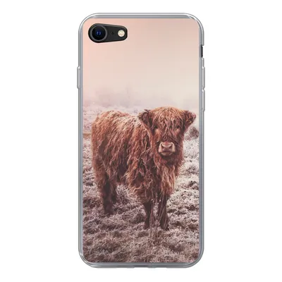 Produktbild von MuchoWow® Handyhülle Schutzhülle Hülle für iPhone SE 2022 Schottische Highlander - Schnee - Sonne Silikon Softcase Handy Hülle - Schutzhülle