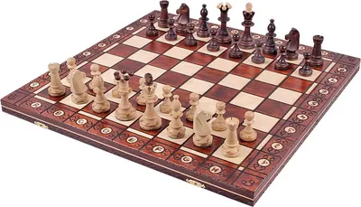 Produktbild von Handgefertigtes europäisches Holzschachspiel mit 16-Zoll-Brett und handgeschnitzten Schachfiguren