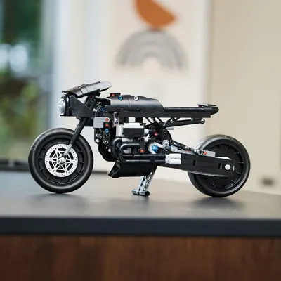 Image de Technic - Batman Batcycle 42155