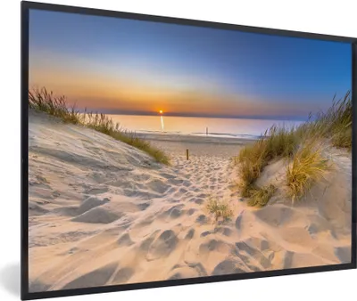 Produktbild von MuchoWow® Gerahmtes Poster Düne - Sonnenuntergang - Horizont - Strand - Gras 90x60 cm - Poster mit Schwarzem Bilderrahmen Wandposter Rahmen Foto Bilder - Fotorahmen - Foto-Plakat