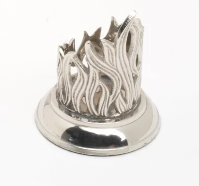 Produktbild von Kerzenleuchter Flammen Design für Ø 3,5 cm Kerzen, Messing vernickelt Silber