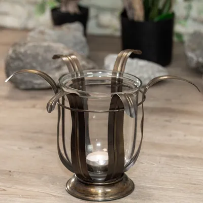 Produktbild von Windlicht aus Eisen, Kerzenständer messingfarbend, Tischlicht