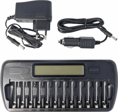 Produktbild von Microprozessor-gesteuertes NIMH Ladegerät mit LCD-Display für 1-12 AA oder AAA Akkus