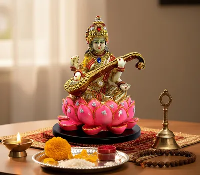 Saraswati-Götterfigur aus Harz, 27,9 cm, mehrfarbig