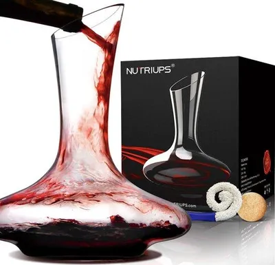 Zdjęcie produktu dla Unyqoos® Crystalex – dekanter do wina, 1,8 L – wykonany ręcznie, bez ołowiu, szerokość podstawy >20 cm, przeznaczony do butelek 75 cl / 2 butelki, szeroki wlew, korek i szczotka do czyszczenia