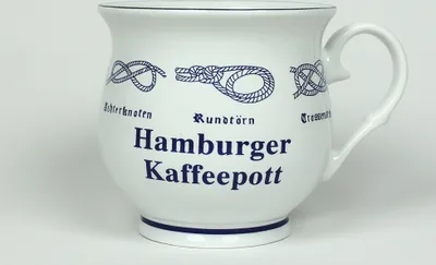 Produktbild von Hamburger Kaffeepott mit Seemannsknoten bauchig Hamburg Andenken Kaffeebecher