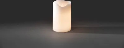 Produktbild von Konstsmide - LED Echtwachskerze, weiß, zerlaufene Wachsoptik, mit an/aus Schalter und Lichtsensor, 20 cm, warm weiß flackernde Dioden, batteriebetrieben, Innen, 2 x C 1.5V (exkl.); 1941-100