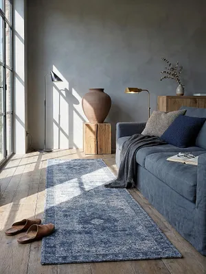 Teppich Blau Läufer gemütliche Wohnszene_#sku_BARK503119374286#