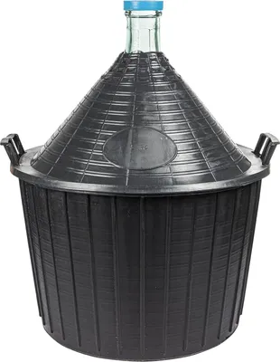 Zdjęcie produktu dla balon na wino w koszu plastikowym 54l