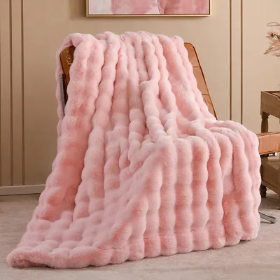 Productafbeelding van Fleece deken, imitatiebont, konijnmotief, 127 x 152 cm, roze, voor op de bank