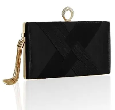 Imagen del producto de Elegante clutch con flecos, ideal para fiestas