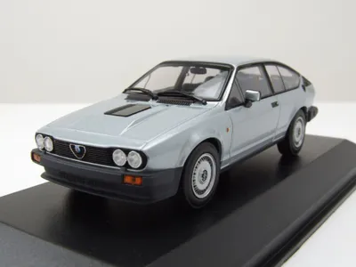 Produktbild von Maxichamps 940120141 Alfa Romeo GTV 6 1983 silber 1:43